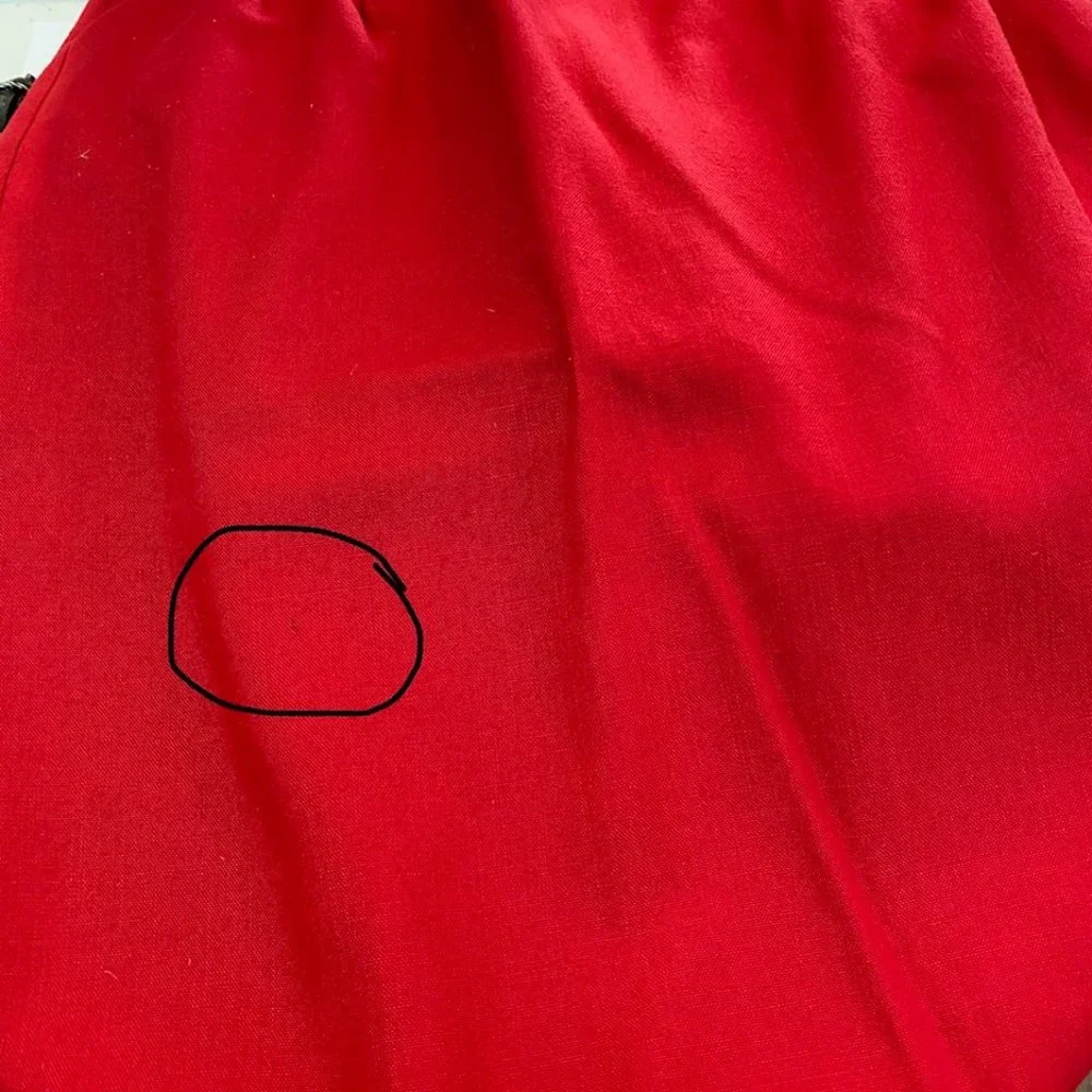 Red lined skirt - Picture 3 of 3